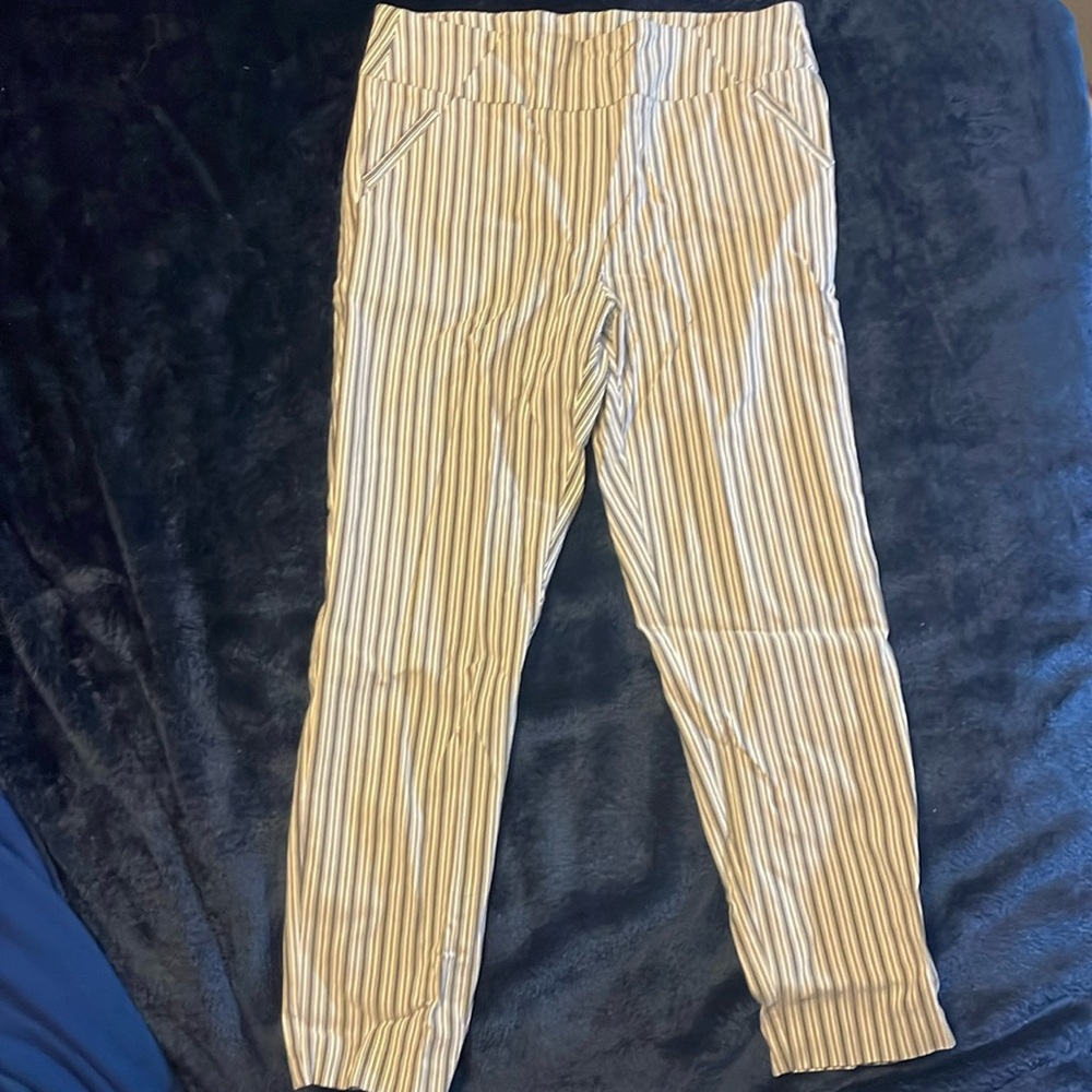 Women’s striped gray, and white pants (bin D)